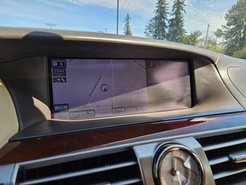Used 2013 Lexus LS 600h L w/ Executive-Class Seating Pkg AWD/4WD image 26