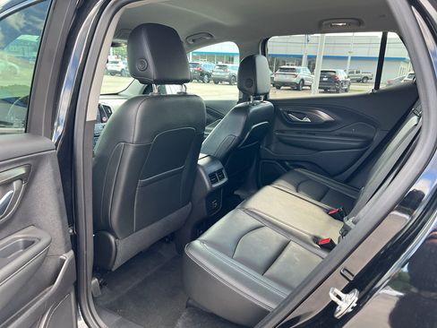 Used 2024 GMC Terrain SLT AWD/4WD image 10