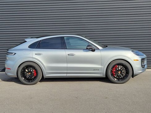 New 2026 Porsche Cayenne GTS image 8