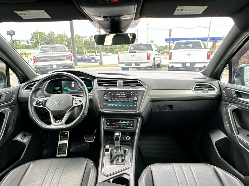 Used 2022 Volkswagen Tiguan SE R-Line FWD image 3