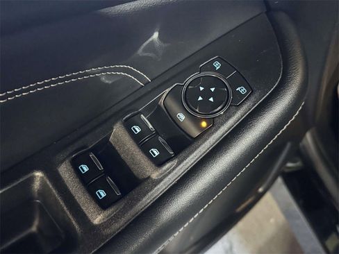 Used 2023 Ford Edge Titanium image 16