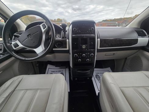 Used 2010 Dodge Grand Caravan SXT image 35