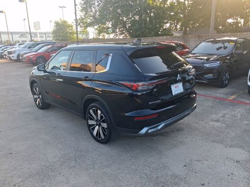 Used 2025 Mitsubishi Outlander AWD image 8