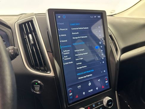 Used 2024 Ford Edge SEL image 17