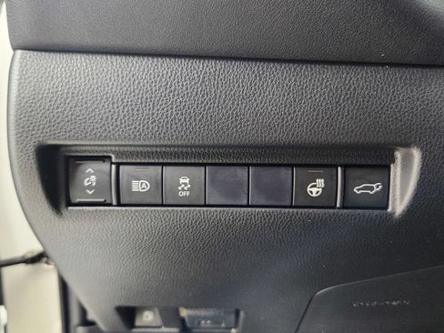 Used 2021 Toyota Venza XLE w/ Softex Package AWD/4WD image 21