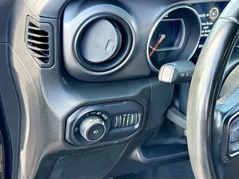 Used 2022 Jeep Wrangler Unlimited Sport AWD/4WD image 11
