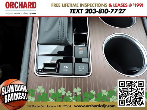 Used 2022 Toyota Sienna XLE image 21