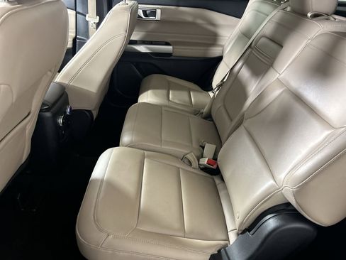 Used 2022 Ford Explorer XLT w/ Equipment Group 202A image 23