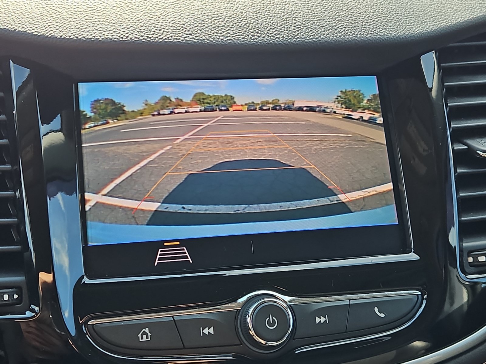 Used 2021 Chevrolet Trax LT w/ LT Convenience Package AWD/4WD image 17