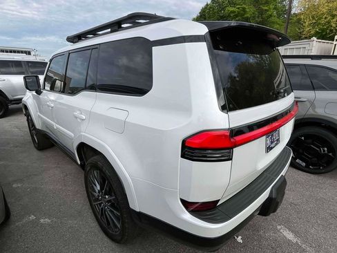 Used 2024 Lexus GX 550 image 3