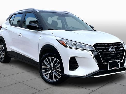 Certified 2024 Nissan Kicks SV image 3
