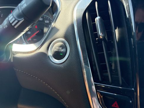 Used 2023 Chevrolet Traverse LT w/ Midnight/Sport Edition image 24