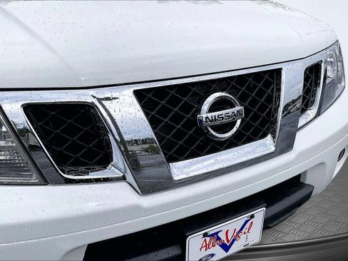 Used 2020 Nissan Frontier PRO-4X w/ Pro-4x Utility Package AWD/4WD image 34