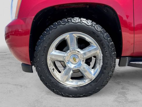 Used 2012 Chevrolet Suburban LT w/ All-Star Edition AWD/4WD image 17