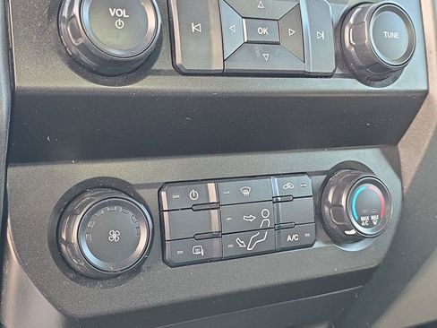 Certified 2022 Ford F250 XL w/ Power Equipment Group image 18