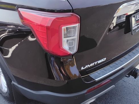Used 2022 Ford Explorer Limited w/ Equipment Group 301A image 8