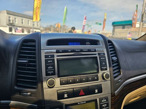 Used 2012 Hyundai Santa Fe Limited image 24