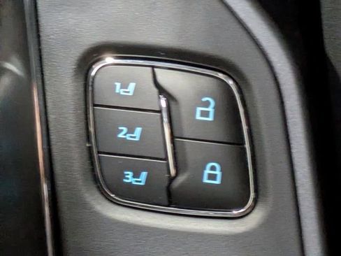 New 2026 Ford F250 Lariat w/ Black Appearance Package image 31