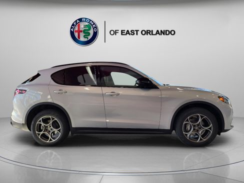 New 2025 Alfa Romeo Stelvio Sprint image 9