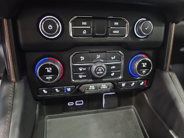 Used 2024 Chevrolet Tahoe High Country w/ Advanced Technology Package AWD/4WD image 15