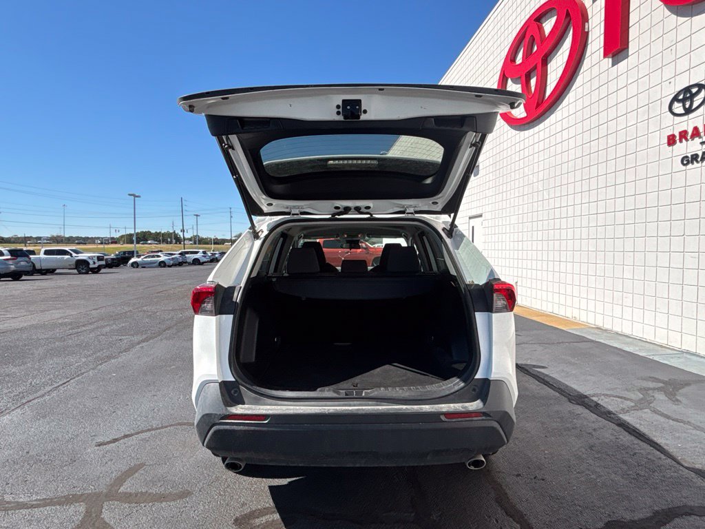 Used 2021 Toyota RAV4 XLE FWD image 28