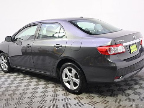 Used 2013 Toyota Corolla LE w/ Premium Pkg FWD image 3