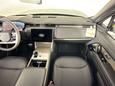 New 2026 Land Rover Range Rover SV image 25