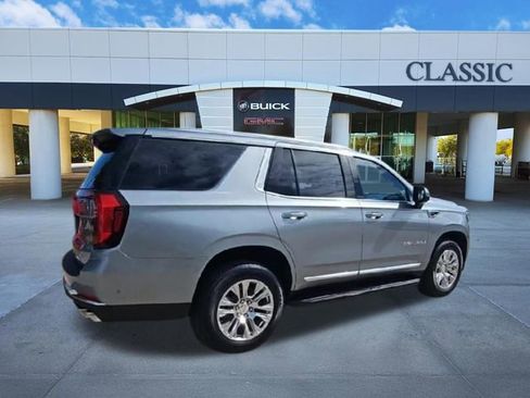 Used 2025 GMC Yukon Denali AWD/4WD image 8