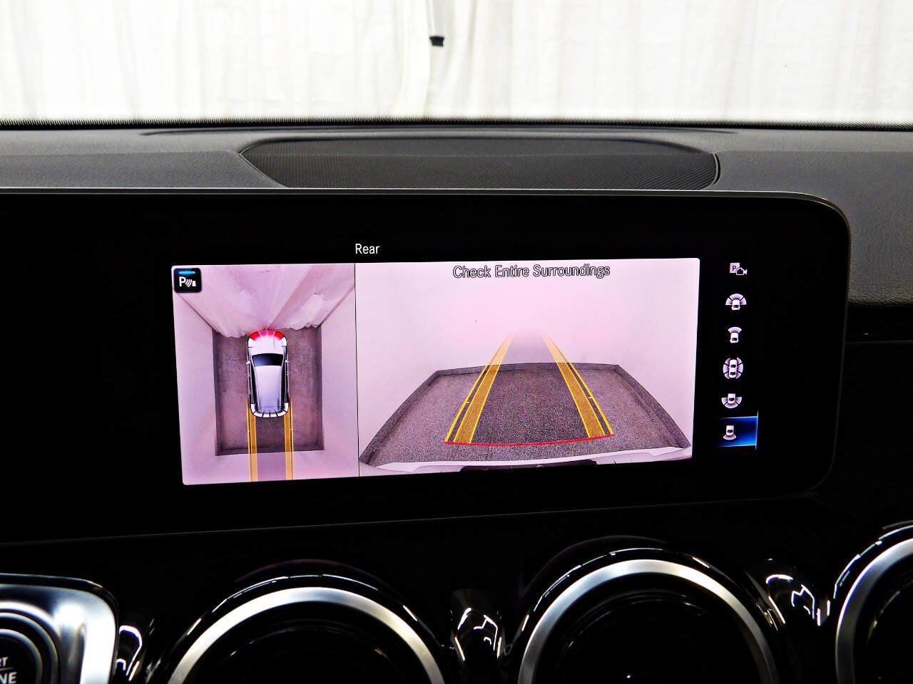 Used 2021 Mercedes-Benz GLB 250 4MATIC image 18