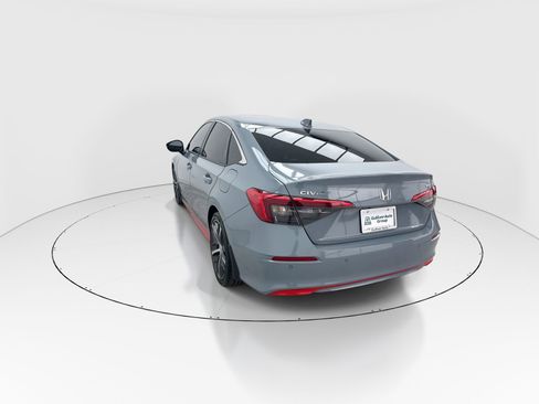 Used 2022 Honda Civic Touring image 6
