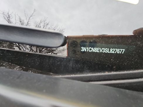 Used 2025 Nissan Versa SV image 9