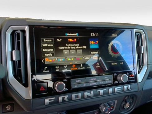Used 2025 Nissan Frontier SV w/ SV Convenience Package RWD image 17