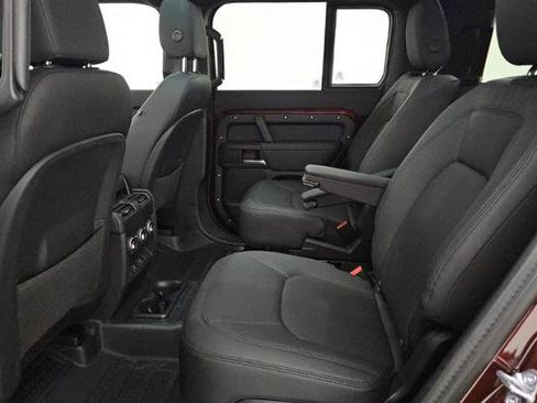 Used 2025 Land Rover Defender 130 X-Dynamic SE image 7
