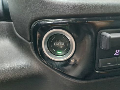 Used 2025 Chevrolet Silverado 2500 LT w/ Convenience Package AWD/4WD image 69