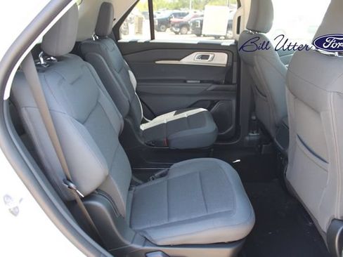 New 2026 Ford Explorer Active RWD image 8