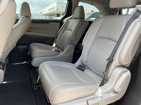 Used 2019 Honda Odyssey EX-L image 12
