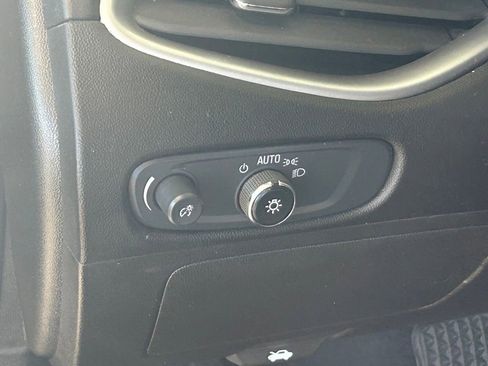 Used 2025 Chevrolet Malibu LT image 35