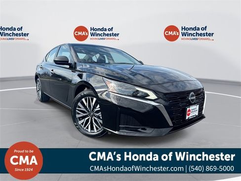 Used 2024 Nissan Altima 2.5 SV image 1