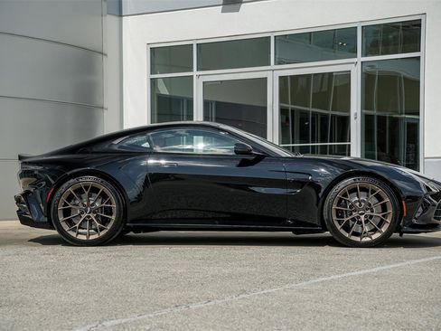 New 2025 Aston Martin V8 Vantage Coupe image 7