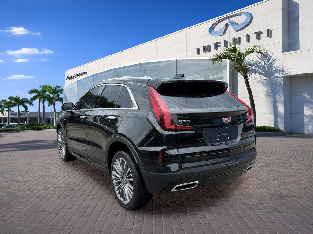 Used 2024 Cadillac XT4 Premium Luxury FWD image 5