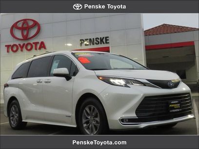 Certified 2021 Toyota Sienna XLE w/ XLE Plus Package