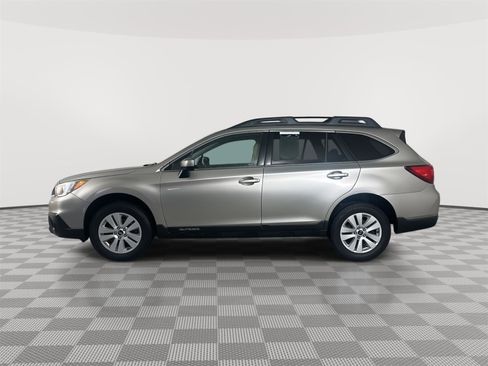 Used 2017 Subaru Outback 2.5i Premium AWD/4WD image 4