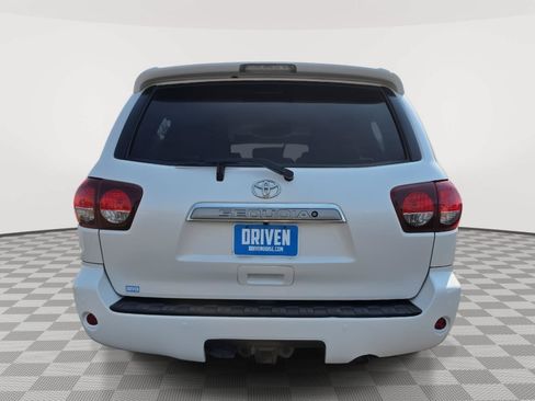 Used 2018 Toyota Sequoia Platinum AWD/4WD image 5