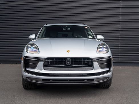 Certified 2026 Porsche Macan AWD/4WD image 26