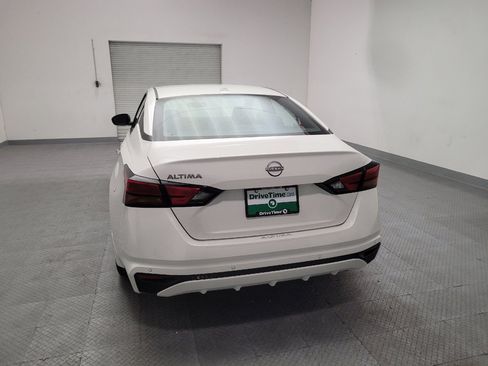 Used 2025 Nissan Altima 2.5 SV FWD image 6