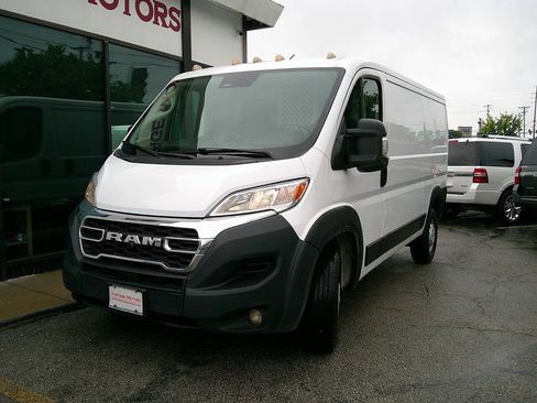 Used 2023 RAM ProMaster 2500 w/ Driver Convenience Group FWD image 2