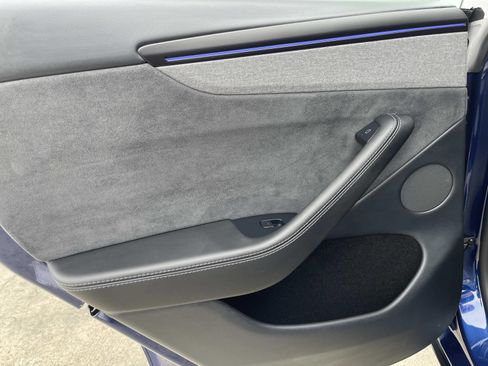 Used 2026 Tesla Model Y 2WD image 11