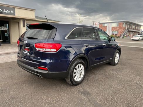 Used 2017 Kia Sorento LX V6 AWD image 7