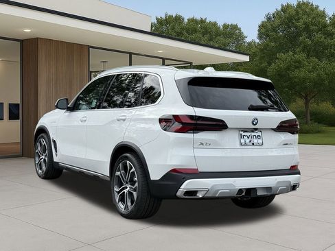 New 2026 BMW X5 xDrive50e image 9