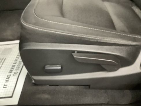 Used 2022 GMC Canyon Elevation w/ Trailering Package image 10